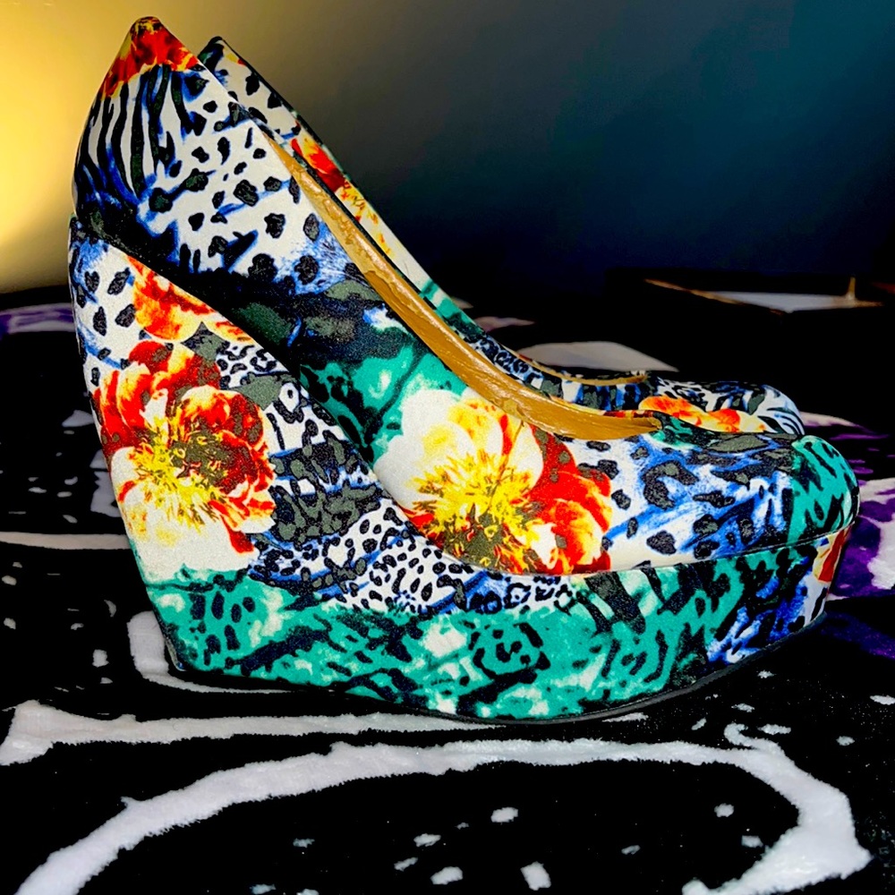 Madden Girl Wedges